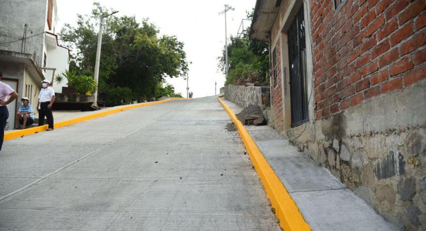 Pavimentación de calle Mirador de la col. Libertad