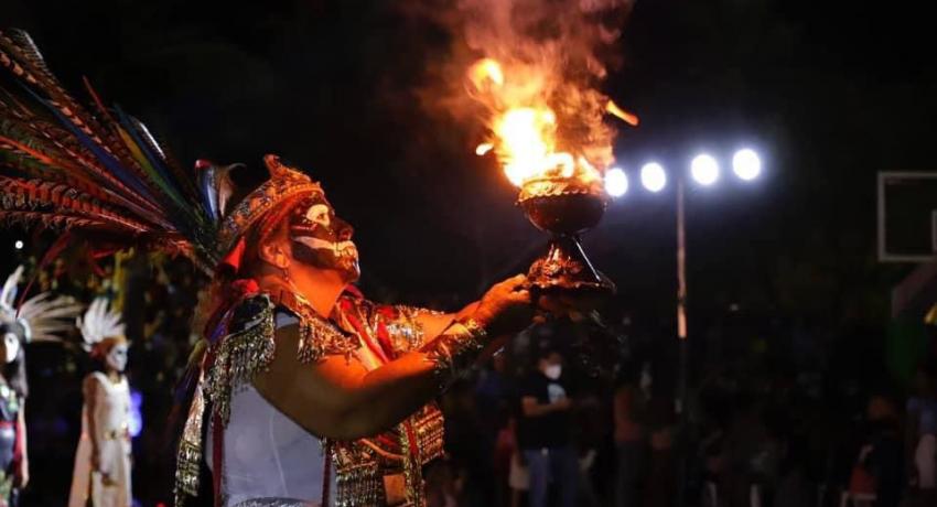 Gobierno de Zihuatanejo realiza con éxito su segundo día del Festival de Día de Muertos.