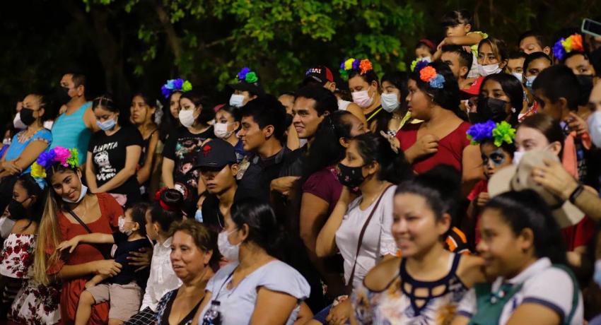 Festival de Día de Muertos todo un éxito en Zihuatanejo