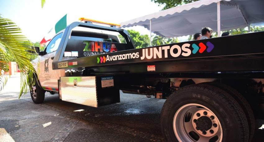 Presidente Jorge Sánchez refuerza equipamiento vehicular del DIF, CAPAZ y Policía Vial