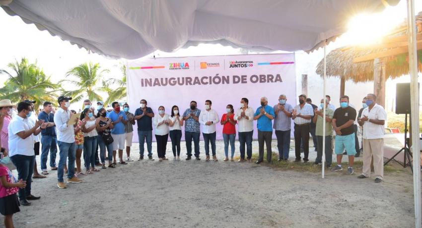 Inaugura Jorge Sánchez pavimentación y electrificación en playa Larga.