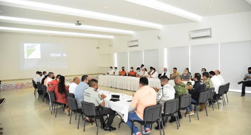 Presentan ante gobierno de Jorge Sánchez Triatlón Ixtapa Zihuatanejo 2022 