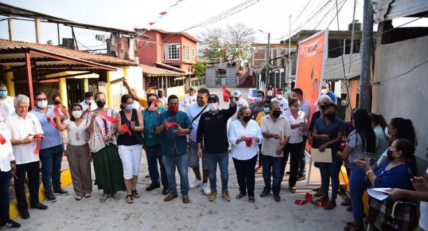 Colonia Morelos de El Coacoyul estrena calle entregada por el presidente Jorge Sánchez Allec