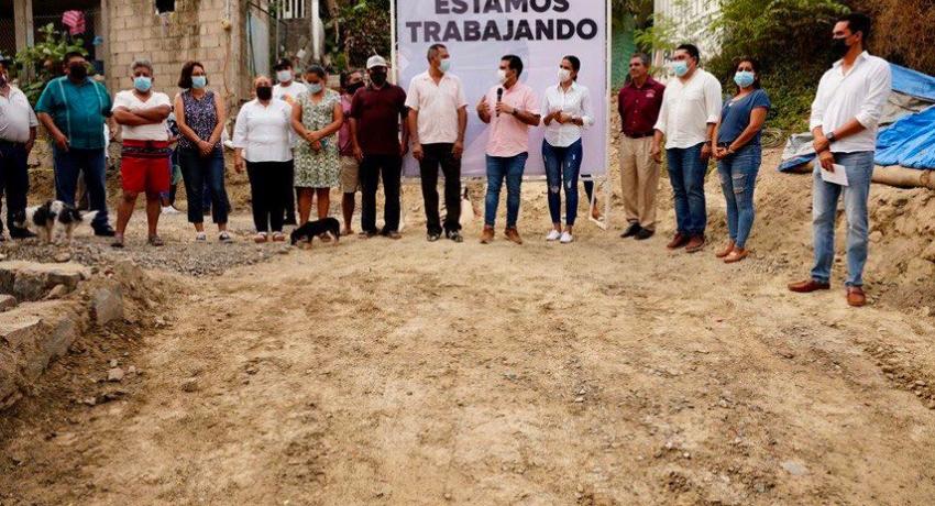 Presidente Jorge Sánchez Allec inicia obra de pavimentación en colonia Aquiles Serdán 