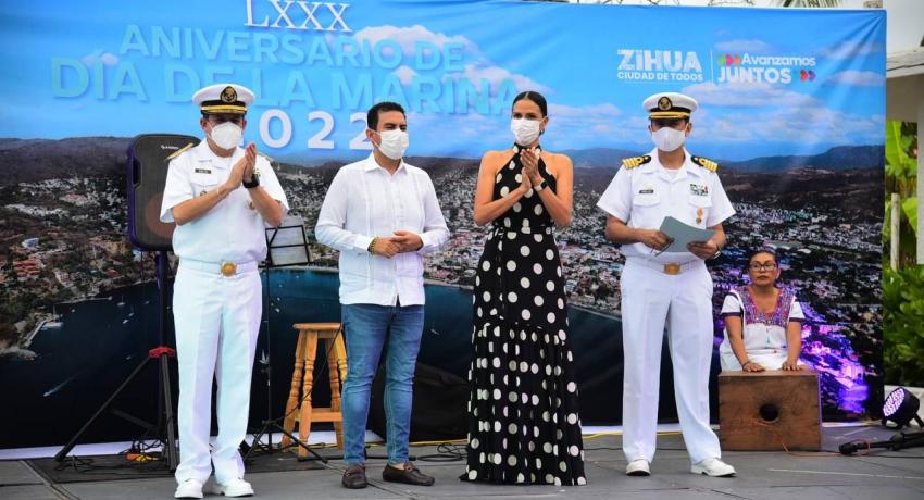 Presidente Municipal junto a Autoridades Navales dan inicio a un Aniversario más del Día de la Marina.