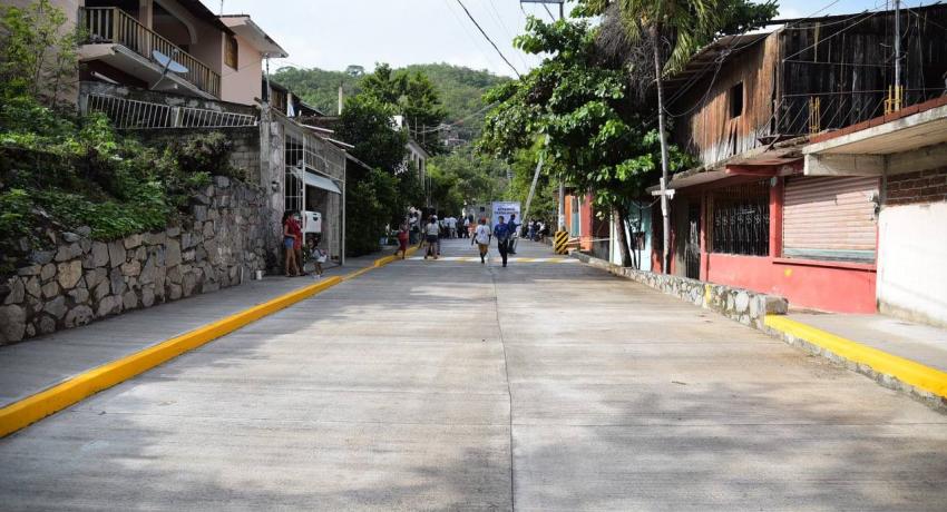 Gobierno de Zihuatanejo beneficia con nueva pavimentación a colonia IMA