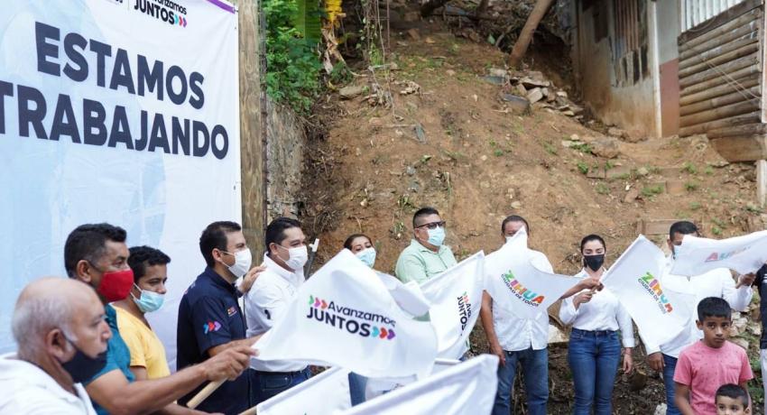 Presidente Jorge Sánchez arranca pavimentación de andador en colonia Salvador Espino