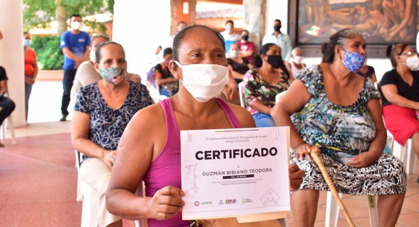 40 familias recibieron su certificado para construcción de cuartos