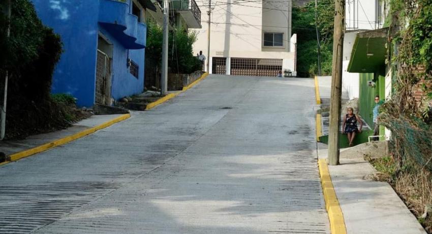 Presidente Jorge Sánchez inauguró pavimentación de la calle Atanea
