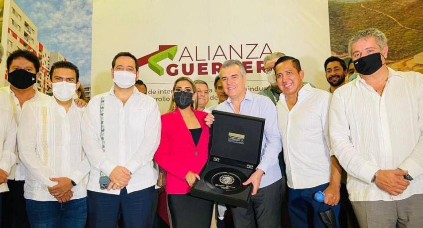 Presidente Jorge Sánchez asiste a evento encabezado por gobernadora Evelyn Salgado