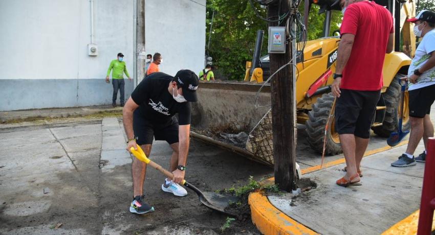 Gobierno municipal realiza campaña de limpieza en Agua de Correa 