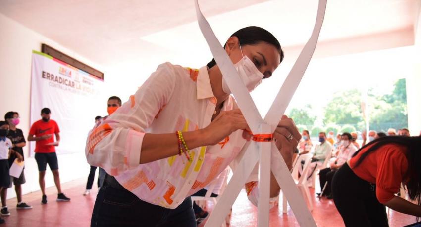 Lizette Tapia Castro reconoce propuestas de jóvenes para erradicar ...