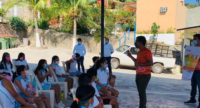 Servicios Públicos imparte pláticas a comunidad estudiantil sobre reciclaje