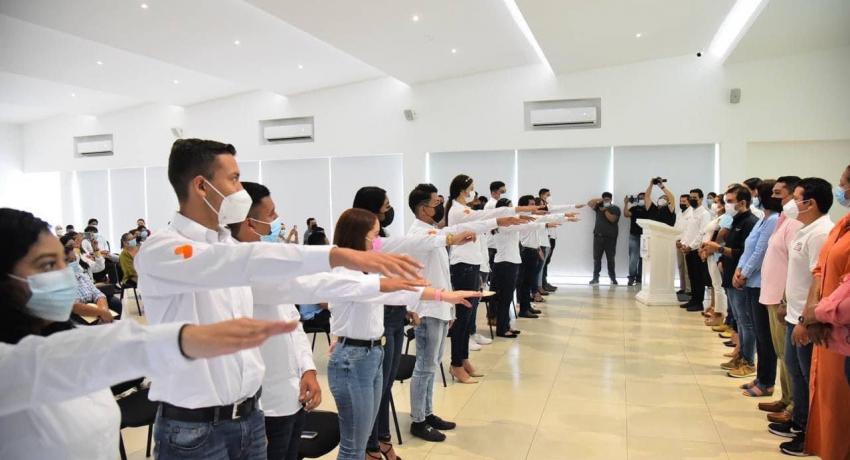 Presidente Jorge Sánchez Allec toma protesta a integrantes del Cabildo Juvenil 2022