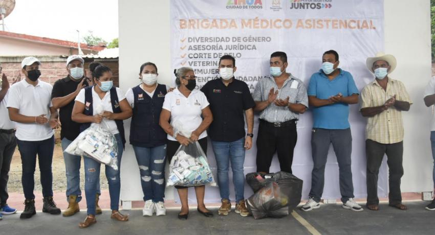 Gobierno de Zihuatanejo lleva Brigada Médico Asistencial a El Calabazalito 