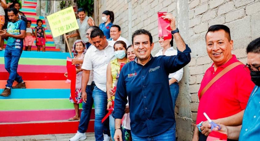 Presidente Jorge Sánchez Allec entrega nuevo andador a familias de la colonia 24 de Abril.