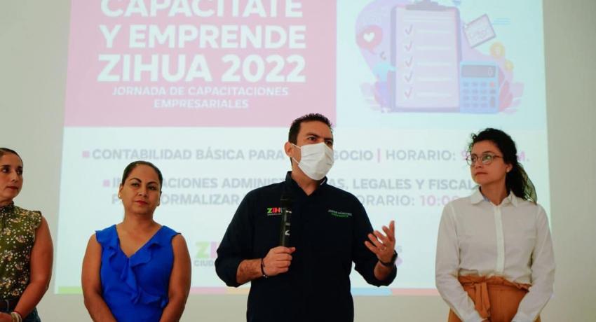 Gobierno de Zihuatanejo impulsa la capacitación para empresarios y emprendedores.