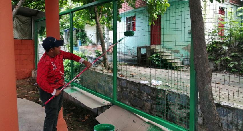 Servicios Públicos mantiene a Zihua al 100 con remozamiento en espacios recreativos y vialidades