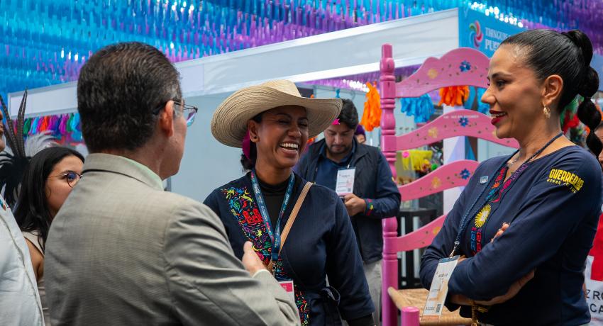 Zihuatanejo destaca en el Tianguis Nacional de Pueblos Mágicos 2025