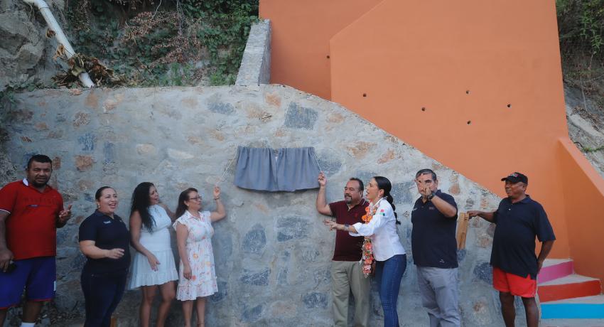 Lomas del Quebrachal recibe calle pavimentada