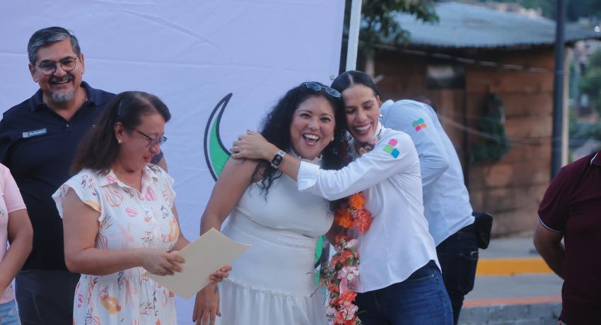 Lomas del Quebrachal recibe calle pavimentada