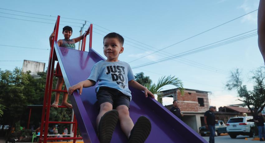 Entrega Lizette Tapia Castro espacio público y deportivo en el Fraccionamiento Ayocuan