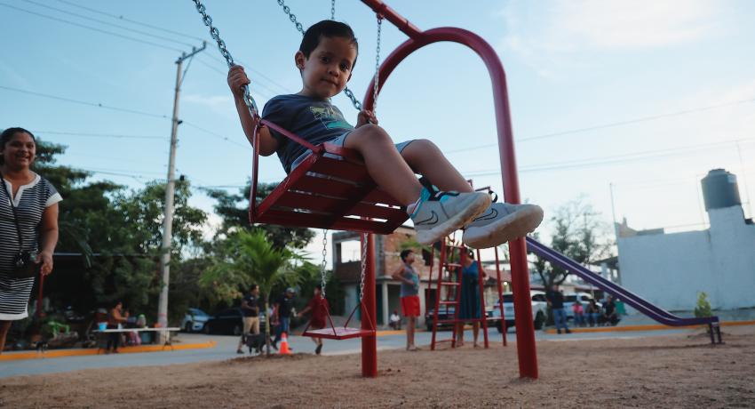 Entrega Lizette Tapia Castro espacio público y deportivo en el Fraccionamiento Ayocuan
