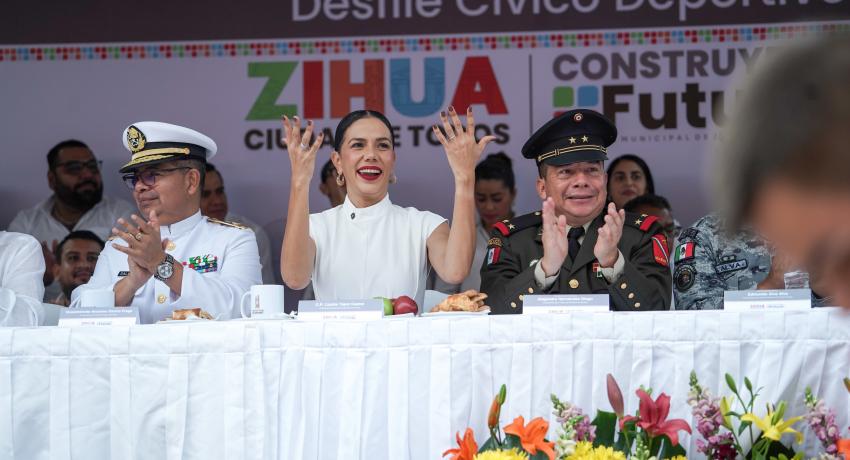 Desfile de la Revolución organizado por el gobierno de Lizette Tapia Castro tuvo la más alta participación.