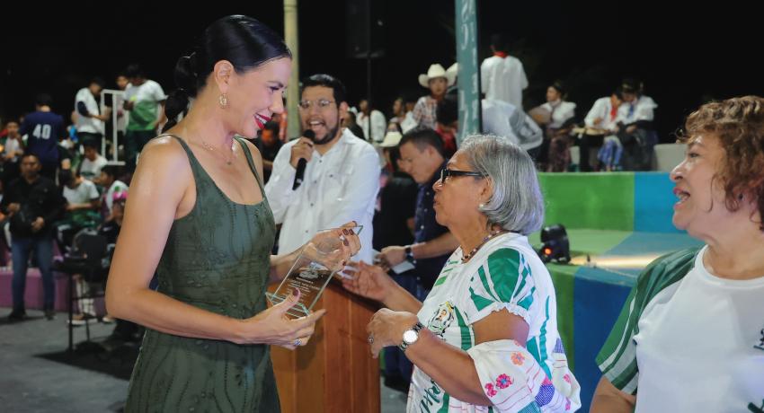 Secundaria José Martí celebró su 25 aniversario con la presidenta Lizette Tapia como invitada de honor