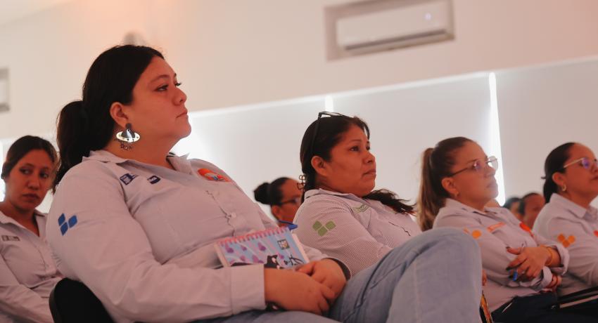Gobierno de Zihuatanejo refuerza la capacitación en temas de violencia contra las mujeres