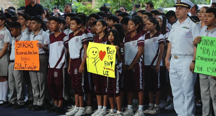 Presidenta Lizette Tapia Castro entrega espacio deportivo en Escuela Secundaria Técnica 52