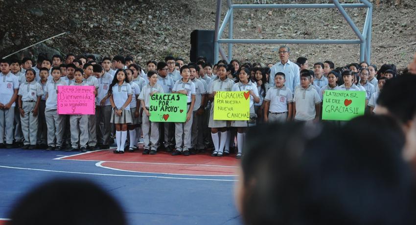 Presidenta Lizette Tapia Castro entrega espacio deportivo en Escuela Secundaria Técnica 52