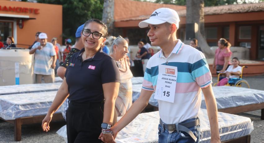 Gobierno de Lizette Tapia Castro beneficia a personas con discapacidad en el municipio con el programa “Construyendo mi Hogar”