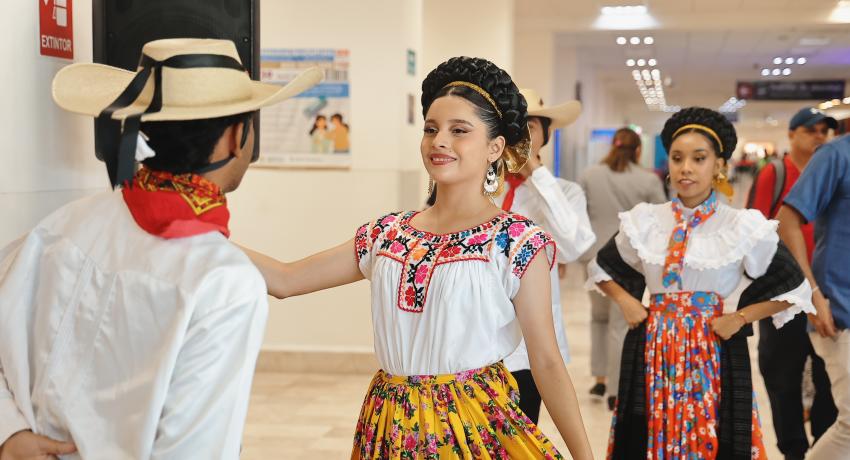 Inicia el Congreso de Folcloristas de México en Ixtapa Zihuatanejo.