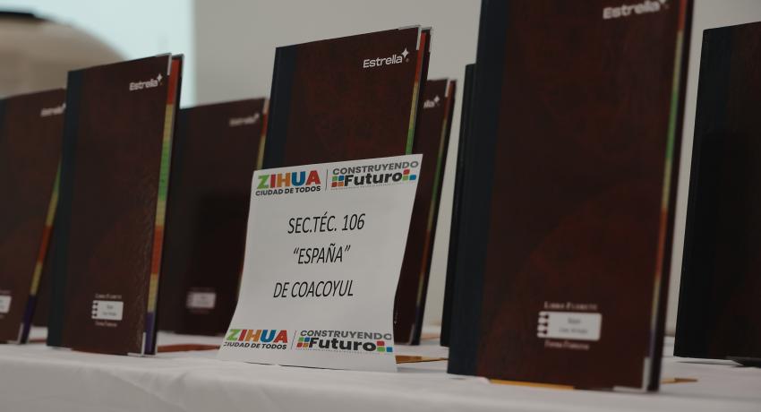 Presidenta Lizette Tapia Castro entrega diversos apoyos materiales a siete planteles educativos