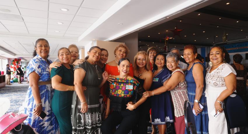 Lizette Tapia Castro convive con jubilados y pensionados de la Costa Grande