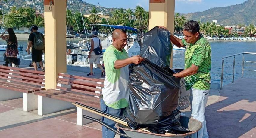 Servicios Públicos refuerza brigadas operativas para mantener un Zihua limpio y presentable en estas vacaciones.