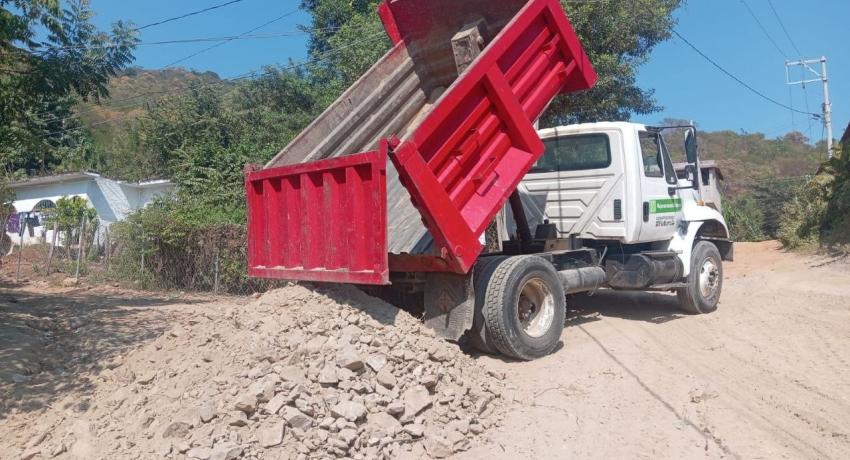 Gobierno Municipal de Zihuatanejo realiza rastreo de calles en colonias de Zihuatanejo.