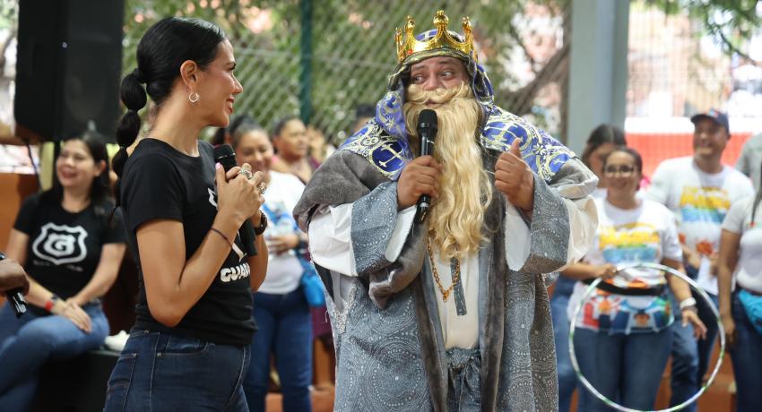 La magia de los Reyes Magos llevó alegría a colonias de Zihuatanejo.