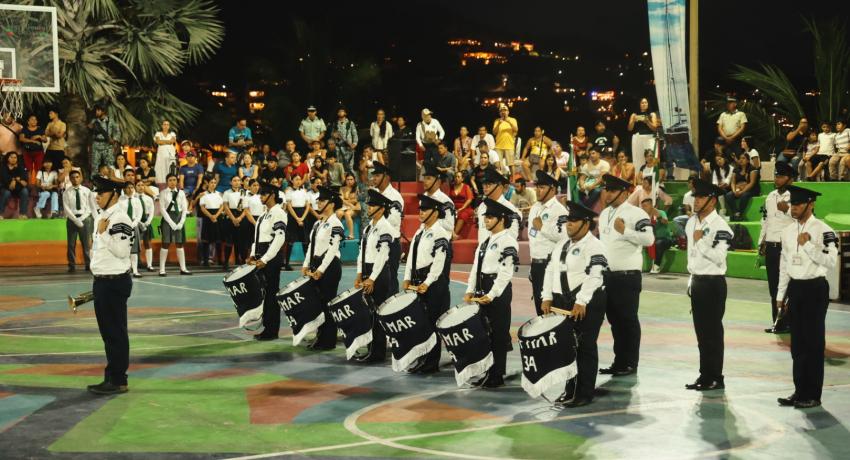 En el 205 aniversario de la Bandera Nacional, el Gobierno Municipal abandera a escoltas de las escuelas del municipio.