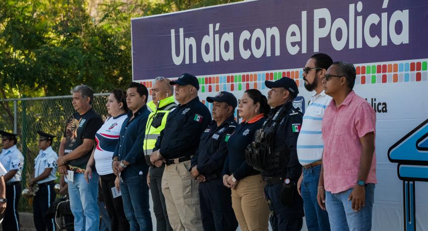 Gobierno de Zihuatanejo difunde cultura de la legalidad y proximidad social entre alumnos de primaria a través de Un día con el policía 