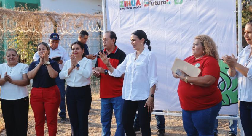 Crece la comunidad de Pantla con nueva calle pavimentada.