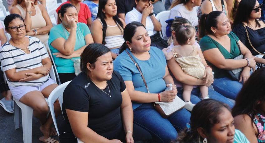Andador Juan de la Barrera en la colonia Niños Héroes