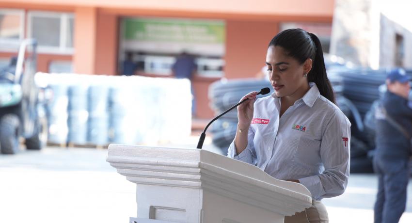 Presidenta Lizette Tapia Castro realiza segunda dotación anual de uniformes a todas las áreas municipales