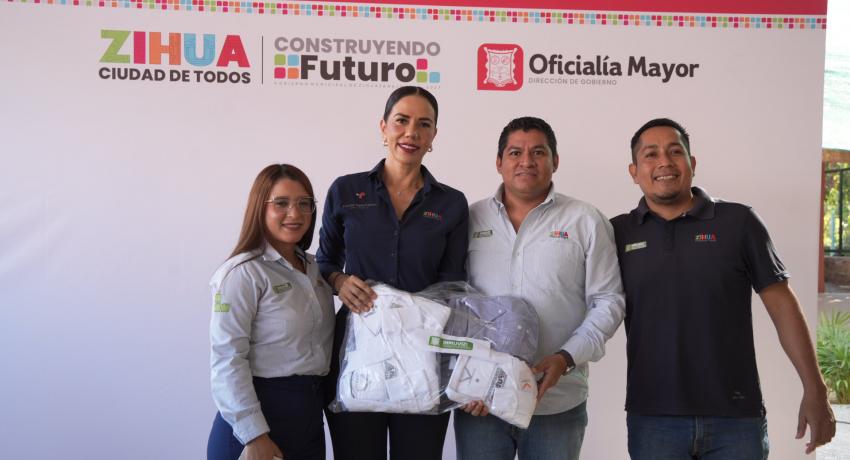 Presidenta Lizette Tapia Castro realiza segunda dotación anual de uniformes a todas las áreas municipales
