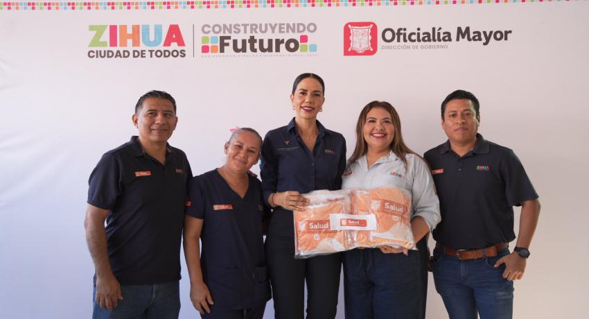Presidenta Lizette Tapia Castro realiza segunda dotación anual de uniformes a todas las áreas municipales