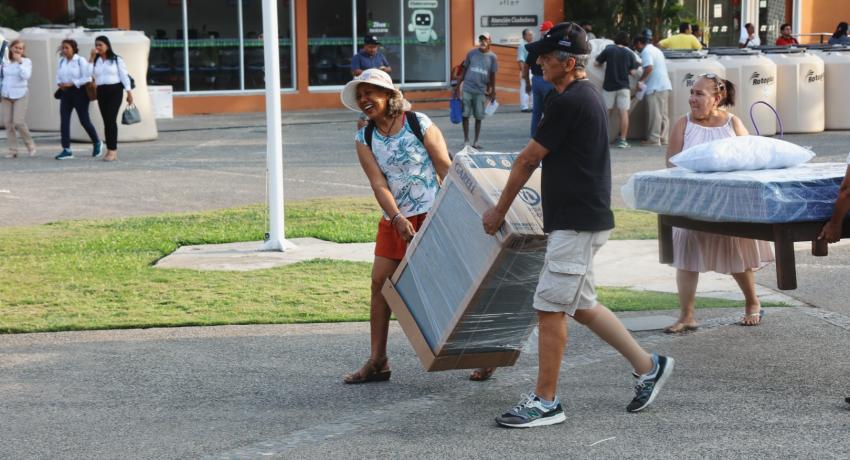 Construyendo mi Hogar beneficia a zihuatanejenses de colonias y comunidades.