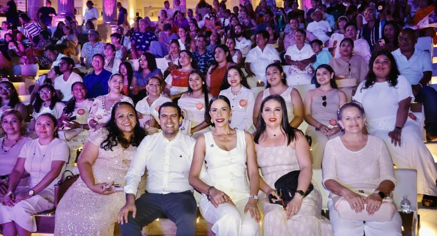 El gobierno de Lizette Tapia Castro reconoce y celebra a las Mujeres del Año en Zihuatanejo.