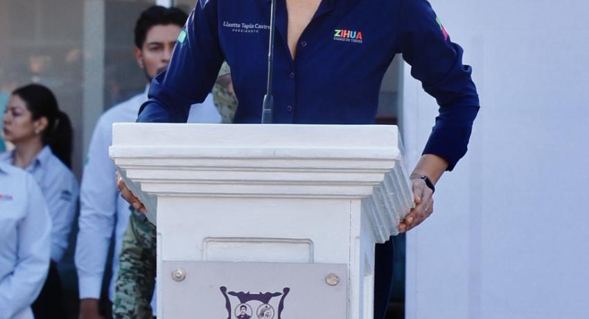 Presidenta Lizette Tapia Castro hace reconocimiento público a todas las mujeres que trabajan en su gobierno