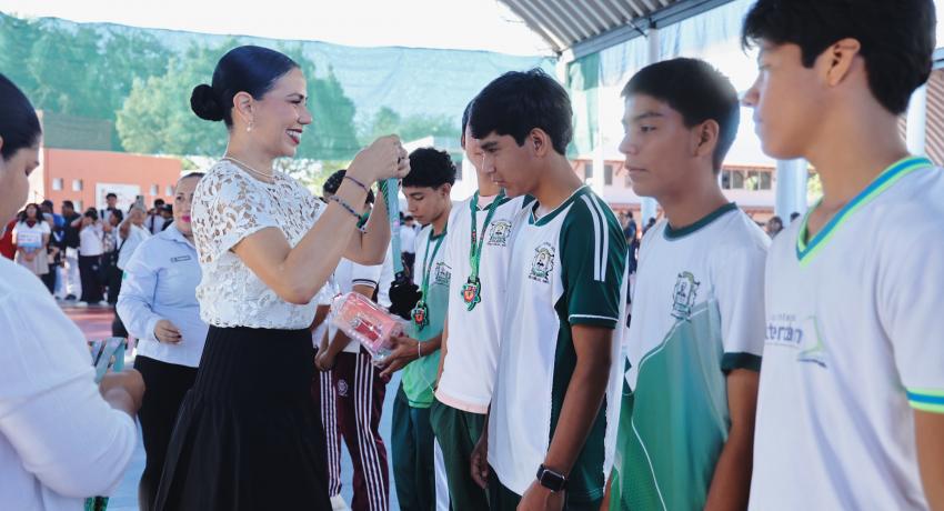 Presidenta Lizette Tapia Castro inaugura los Juegos Deportivos Escolares 2026 que se desarrollan en Zihuatanejo.